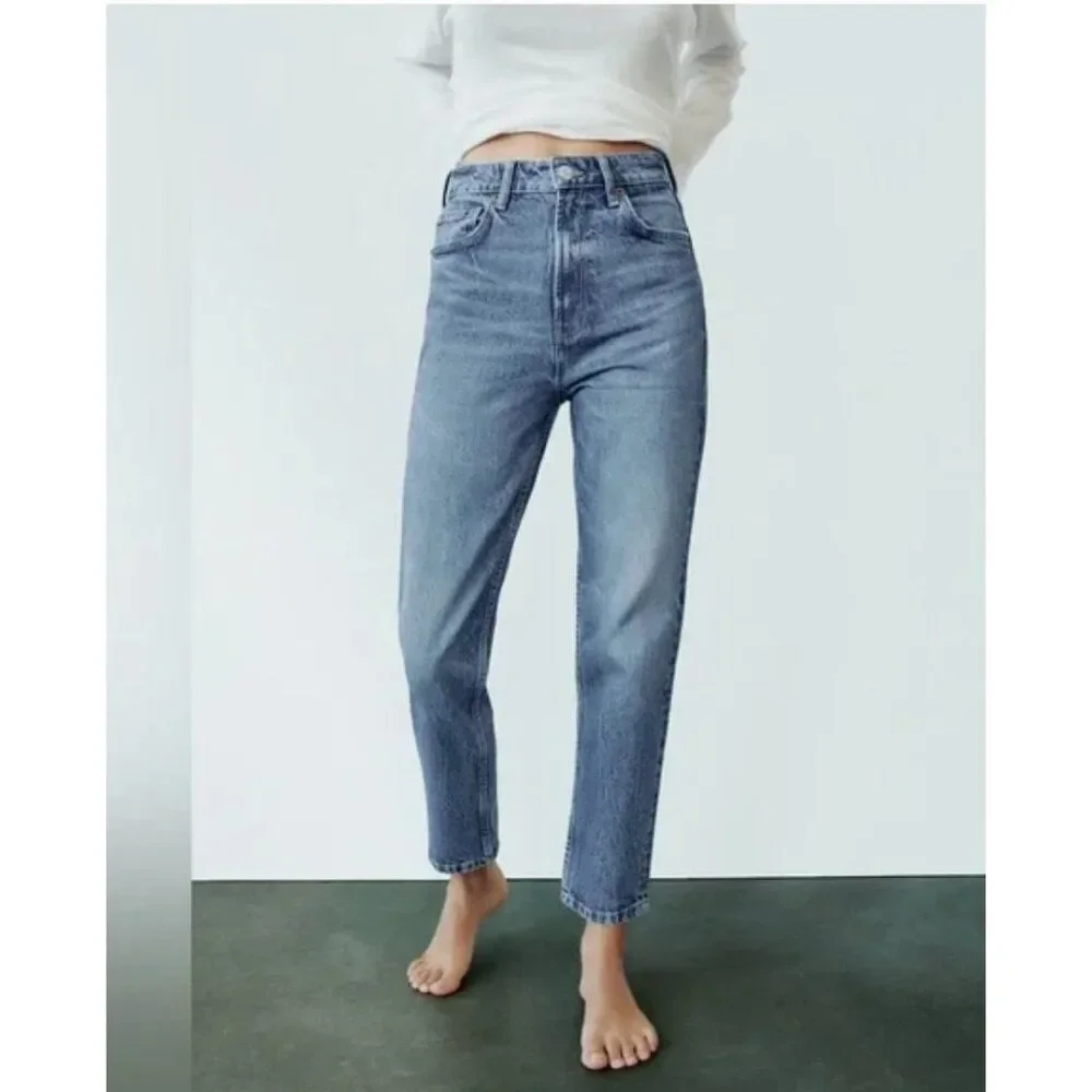 Zara Womens Mom Fit Jeans EU 42 US 10 Washed Effect slim leg Denim 8197/231 NWT